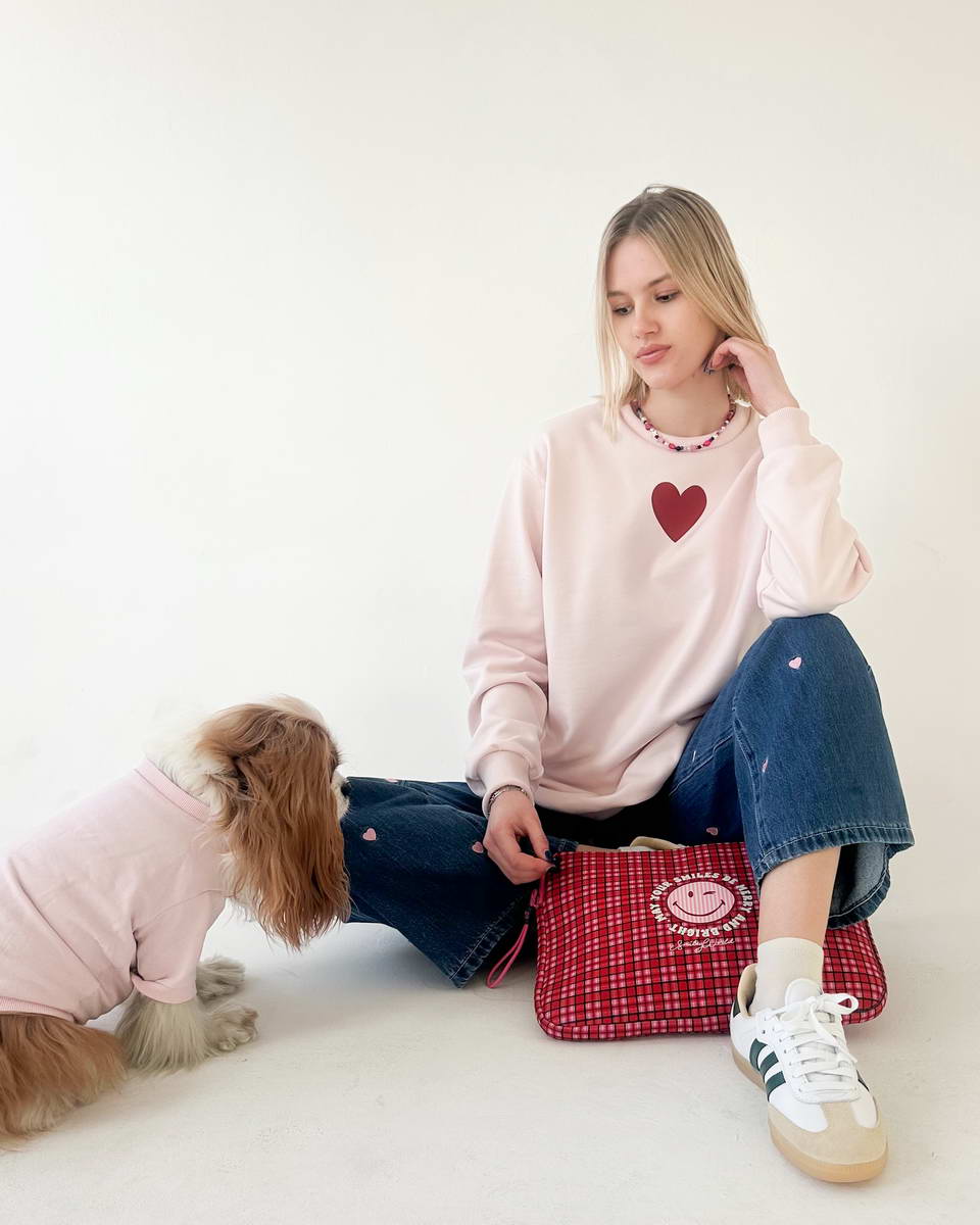 Pink Dogs Are My Fav Ppl Red Sweatshirt - Image 3